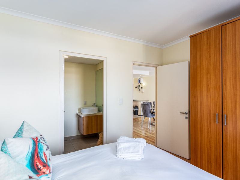 Bloubergstrand Investment Apartment with Views! - Photo 10