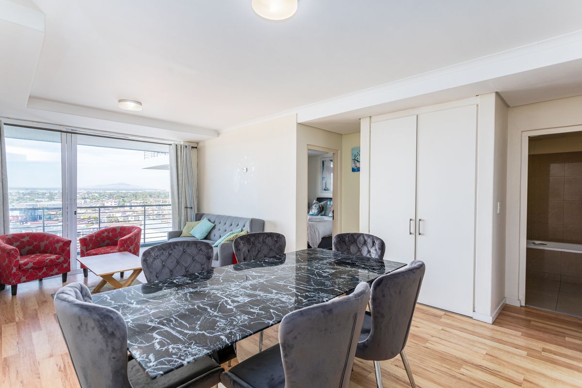 Bloubergstrand Investment Apartment with Views! - Photo 5