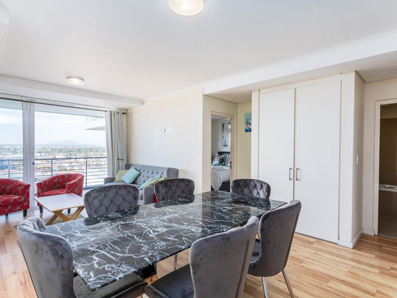 Bloubergstrand Investment Apartment with Views! - Photo 5