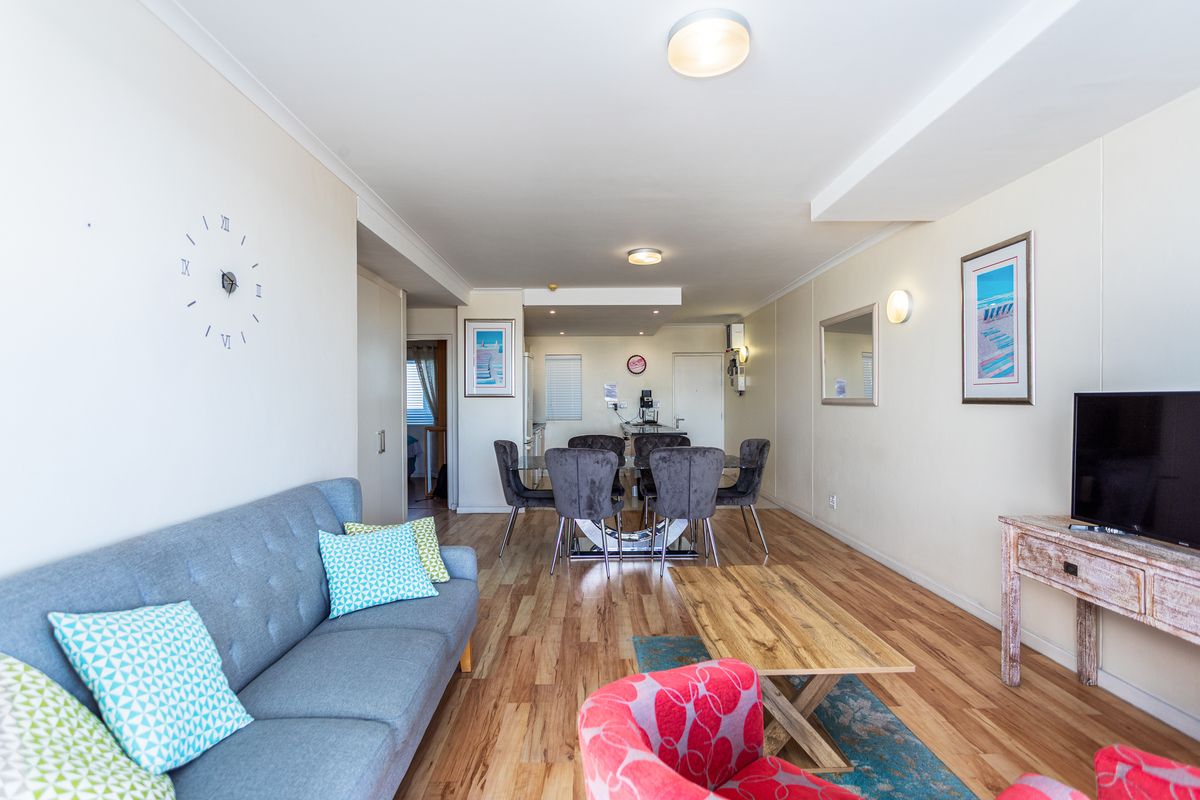 Bloubergstrand Investment Apartment with Views! - Photo 2