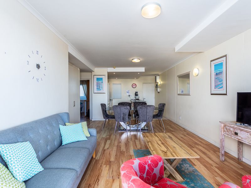 Bloubergstrand Investment Apartment with Views! - Photo 2