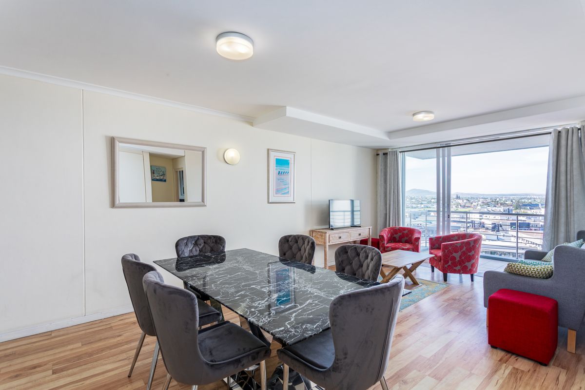 Bloubergstrand Investment Apartment with Views! - Photo 4