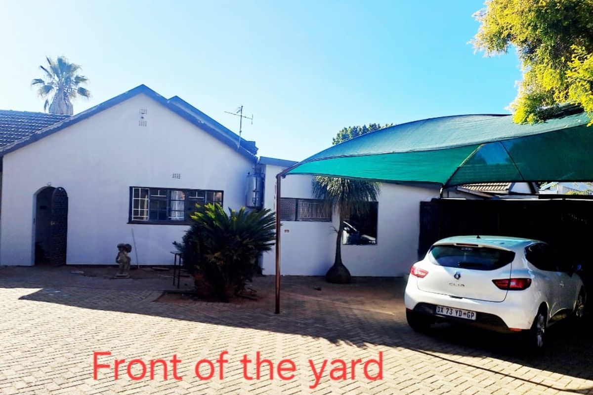 Your Ideal Family Oasis with Pool, Braai Area & Double Garage and 3 flatlets! - Photo 4