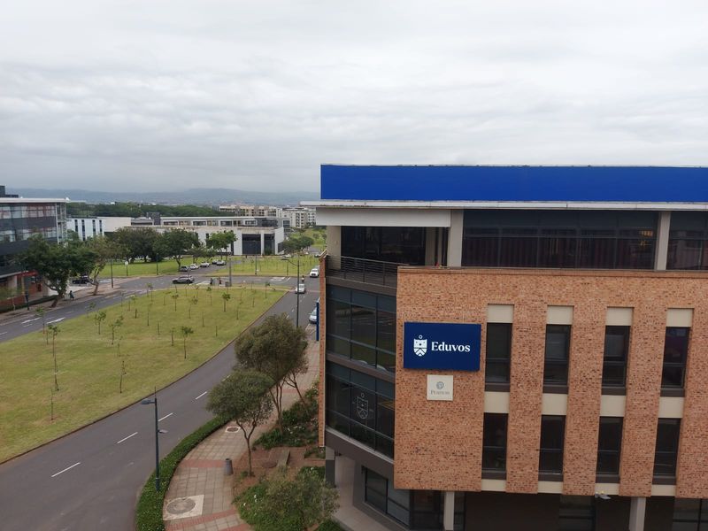 Modern One Bedroom unit located in Umhlanga ridge. - Photo 10