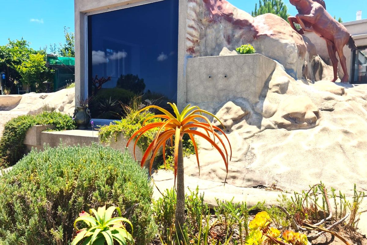 House For Sale in Baardkeerdersbos with Panoramic views - Photo 2