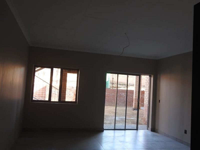 Apartment Rental Monthly In Witbank - Photo 8