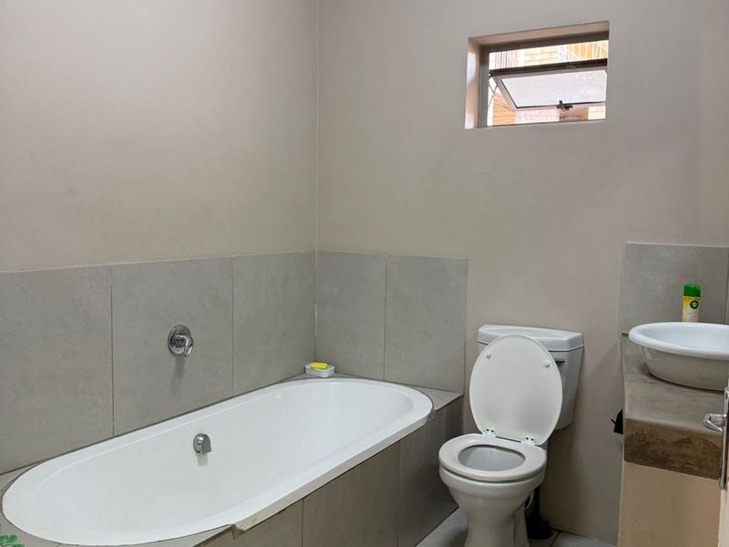 Apartment Rental Monthly In Witbank - Photo 4