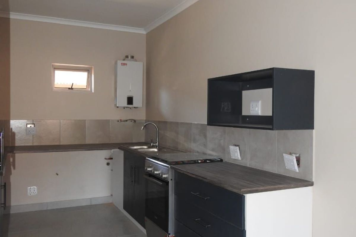 Apartment Rental Monthly In Witbank - Photo 3