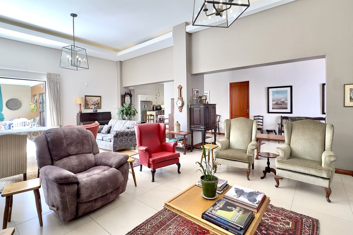 3 Bedroom Family Home with Study and Flatlet with Full Solar Backup System in Bryanston - Photo 5