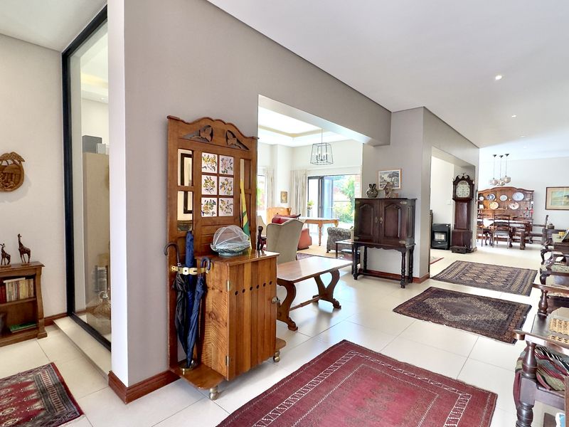 3 Bedroom Family Home with Study and Flatlet with Full Solar Backup System in Bryanston - Photo 4