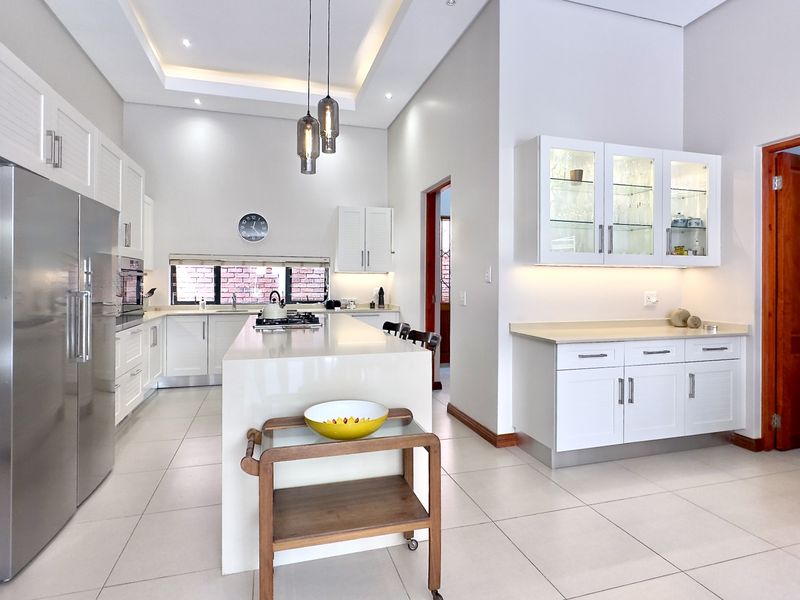 3 Bedroom Family Home with Study and Flatlet with Full Solar Backup System in Bryanston - Photo 10