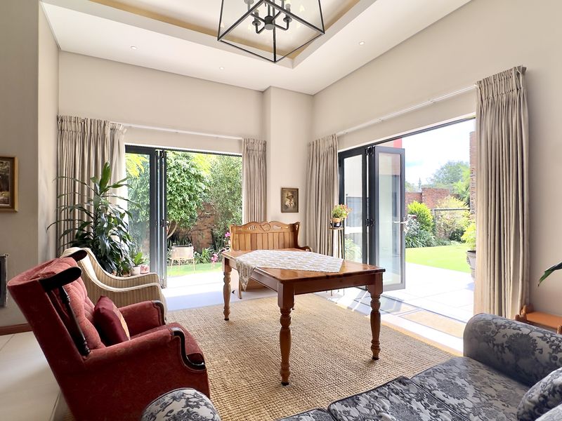 3 Bedroom Family Home with Study and Flatlet with Full Solar Backup System in Bryanston - Photo 8