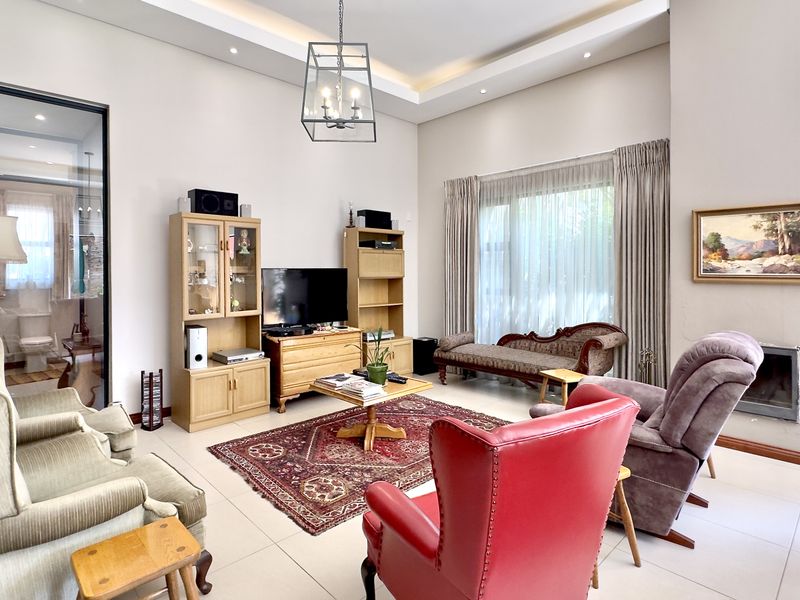 3 Bedroom Family Home with Study and Flatlet with Full Solar Backup System in Bryanston - Photo 6