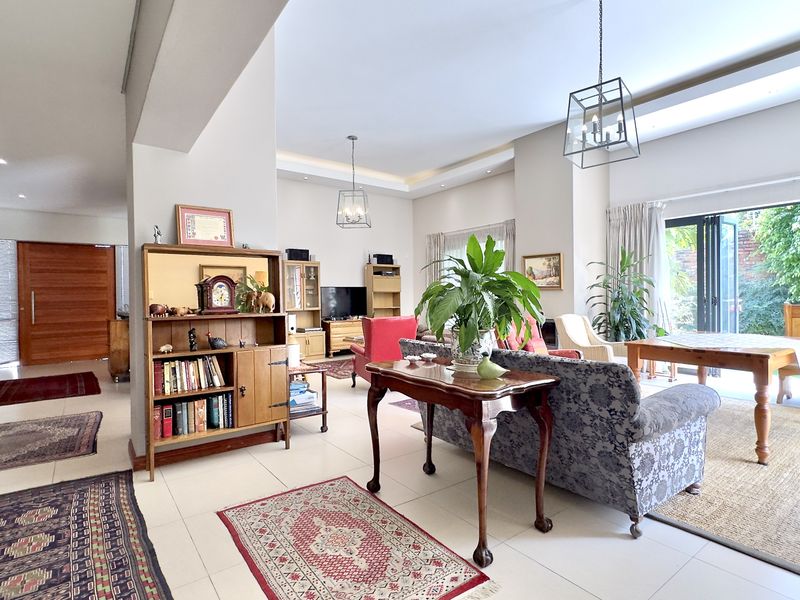 3 Bedroom Family Home with Study and Flatlet with Full Solar Backup System in Bryanston - Photo 7