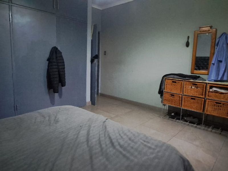 3 Bedroom house for sale  in Strubenvale Ext 2 - Photo 2