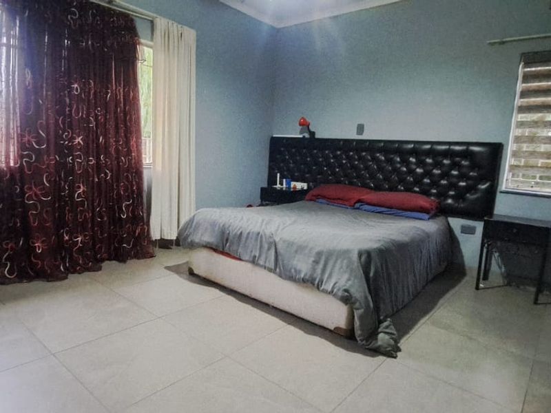 3 Bedroom house for sale  in Strubenvale Ext 2 - Photo 3