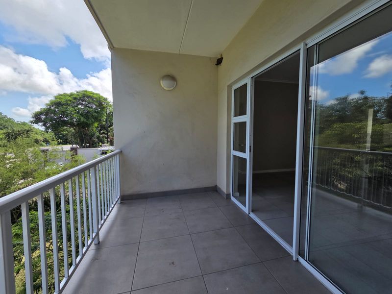 Modern Elegance in the Heart of Manor Estate - Photo 2