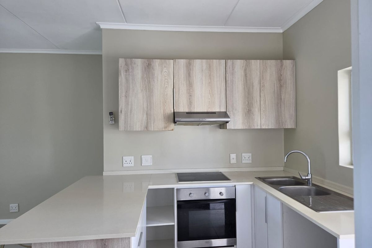 Modern Elegance in the Heart of Manor Estate - Photo 5