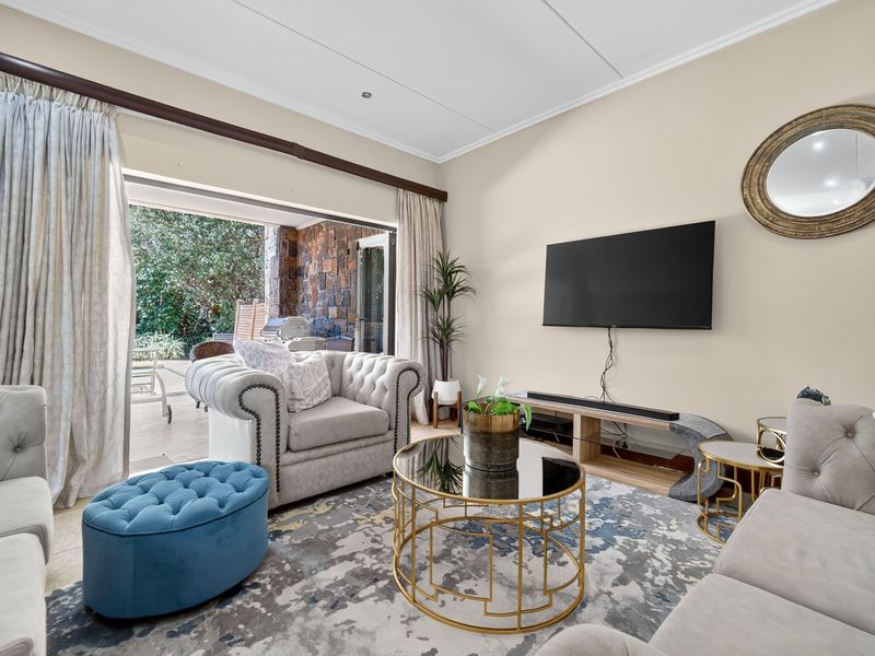 Beautifully positioned 4-bedroom, 4.5-bathroom townhouse in Zimbali Estate - Photo 9