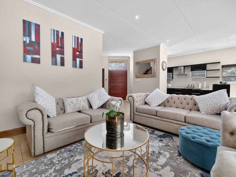 Beautifully positioned 4-bedroom, 4.5-bathroom townhouse in Zimbali Estate - Photo 8