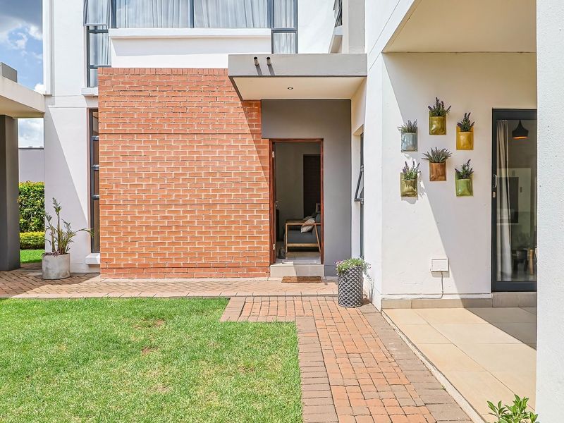 Modern, Energy-Efficient Family Home with Beautifully Redone Garden - Photo 4