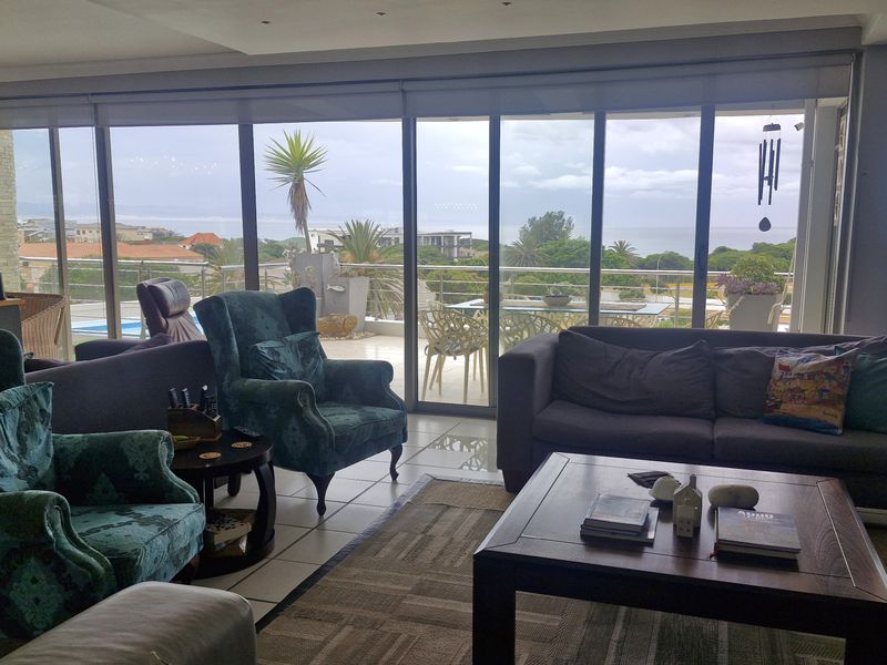 Unparalleled Coastal Luxury in Jeffreys Bay - Photo 5