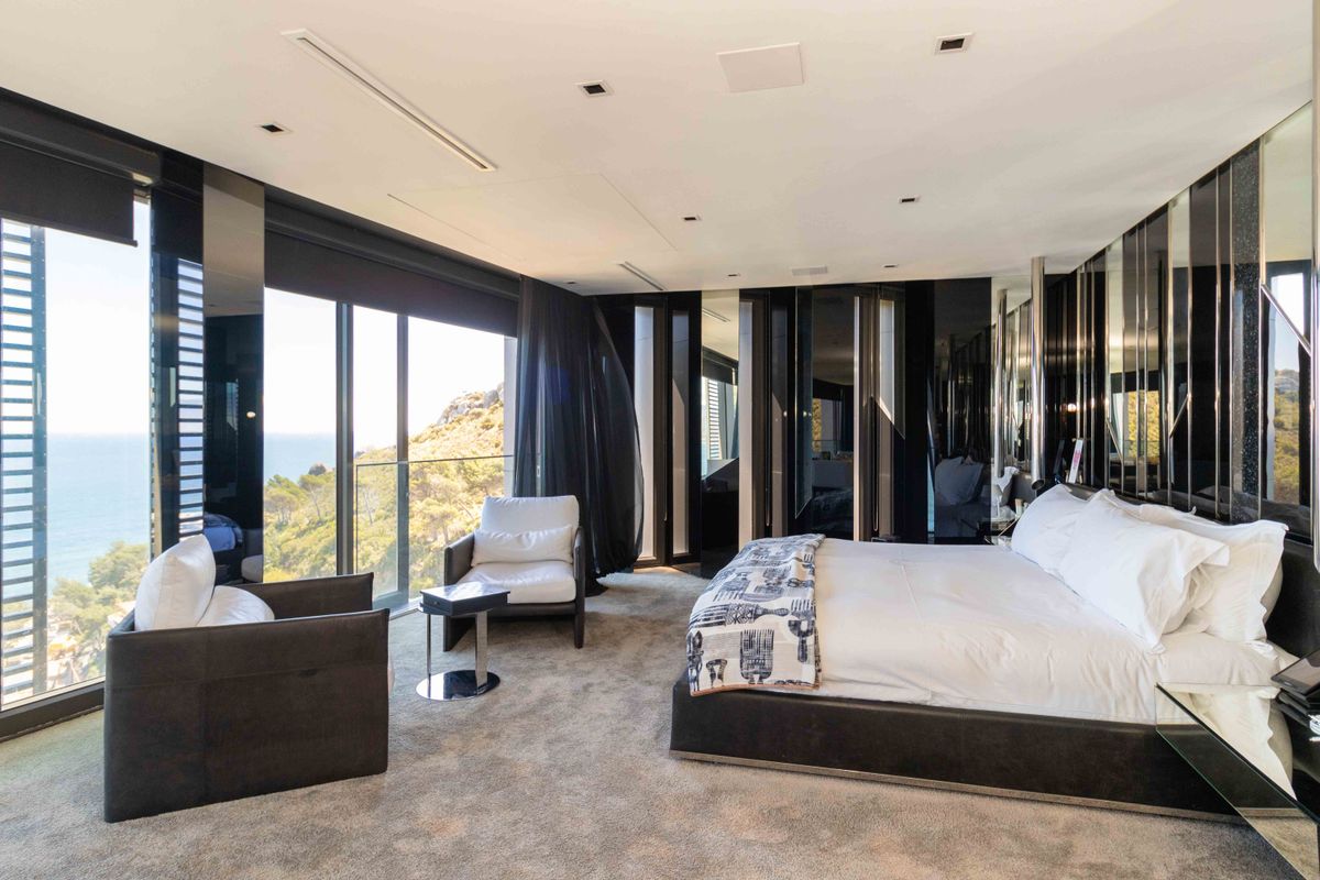 Seven-Level SAOTA Residence with Endless Atlantic Views in Clifton - Photo 5