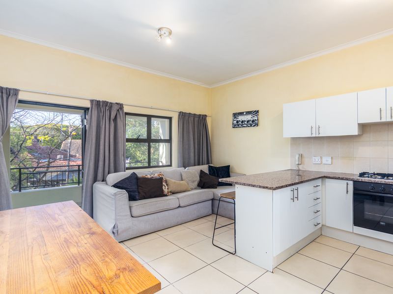 Spacious, Secure Student Apartment - Photo 5