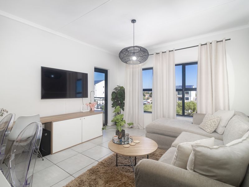 Modern 1-Bedroom Top-Floor Apartment with Equisite Table Mountain Views – De Zicht - Photo 3