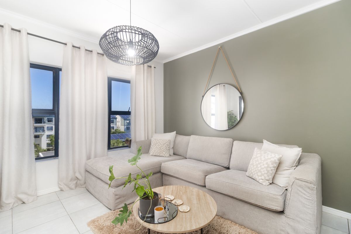 Modern 1-Bedroom Top-Floor Apartment with Equisite Table Mountain Views – De Zicht - Photo 2