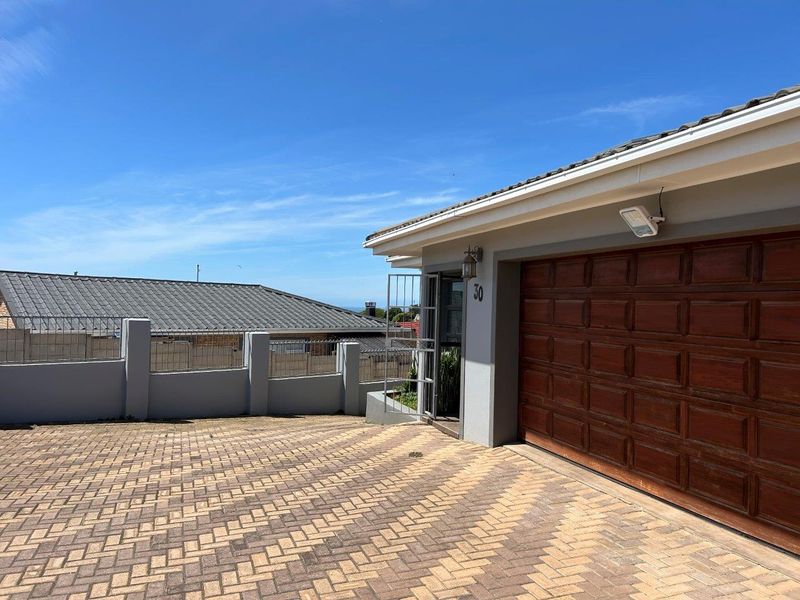 LOVELY NEAT 4  BEDROOM HOME IN NOORSEKLOOF AREA. - Photo 3