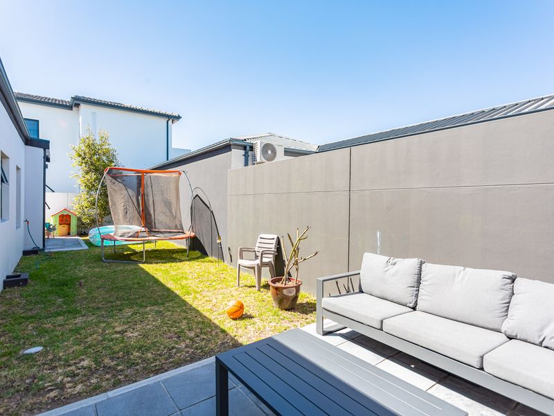 Sagewood Security Estate: Single Story Family Home - Photo 8