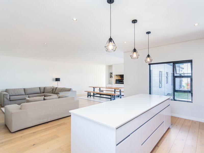 Sagewood Security Estate: Single Story Family Home - Photo 2