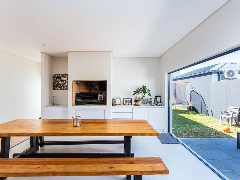 Sagewood Security Estate: Single Story Family Home - Photo 4