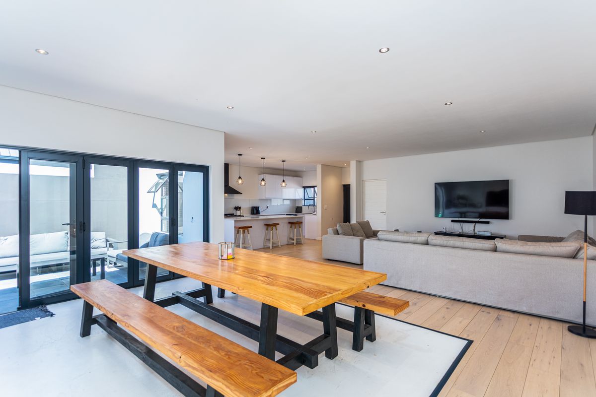 Sagewood Security Estate: Single Story Family Home - Photo 5