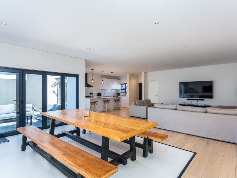 Sagewood Security Estate: Single Story Family Home - Photo 5