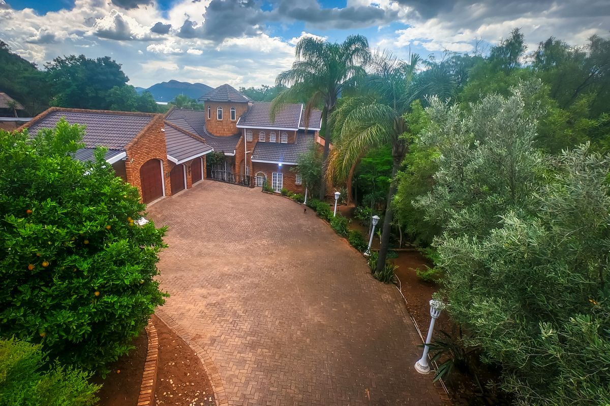 Spacious 4-Bedroom Family Home in Ifafi - Photo 2