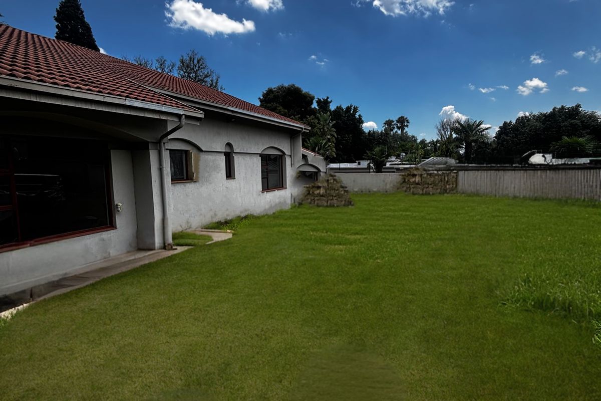 MORNINGSIDE FAMILY HOME  !! - A 2000 sqm Masterpiece Waiting to Be Reborn - Photo 4