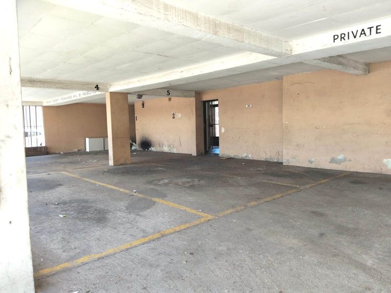 CENTRAL BACHELOR APARTMENT FOR SALE - Photo 9