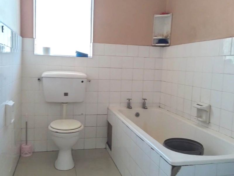 CENTRAL BACHELOR APARTMENT FOR SALE - Photo 6