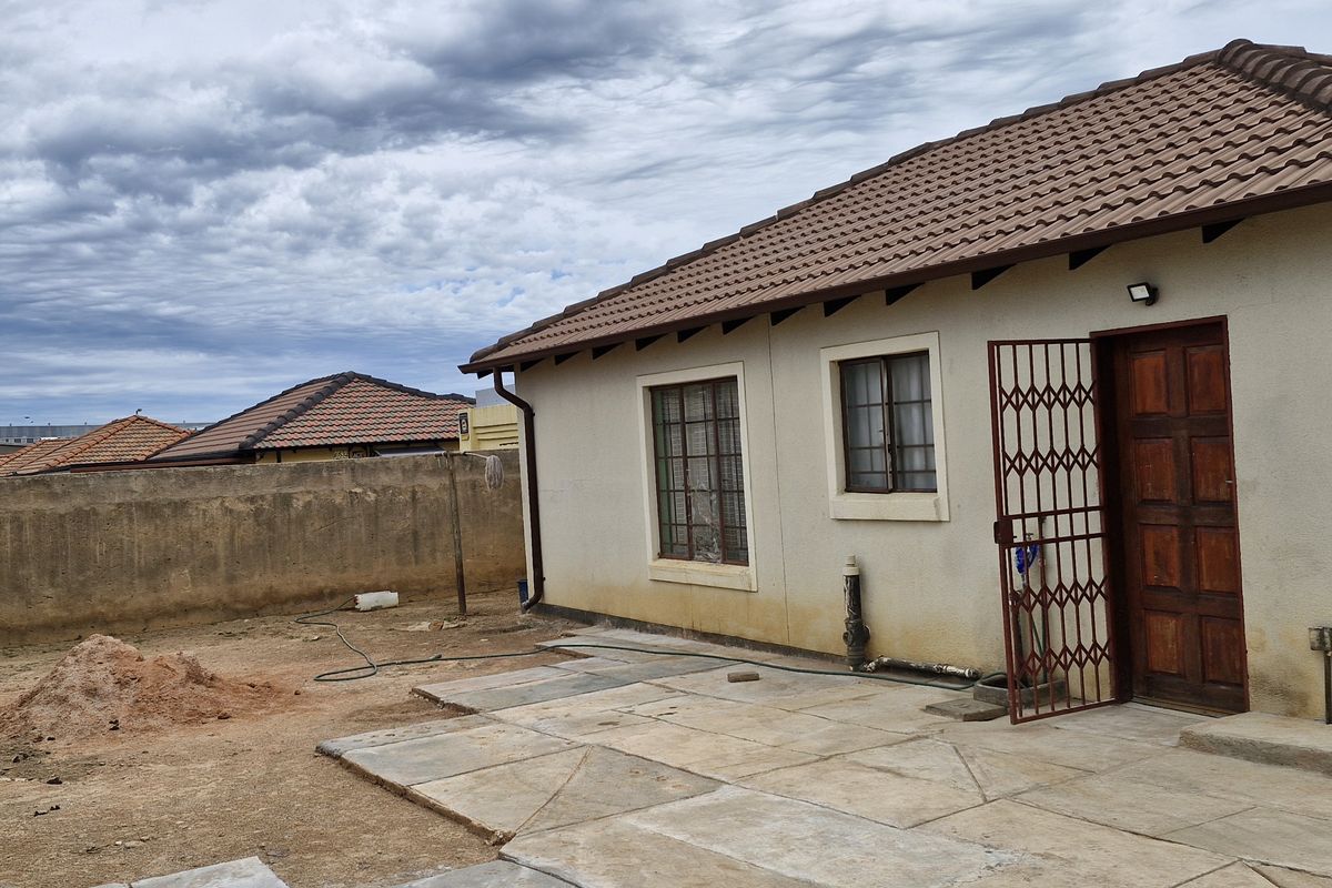 🌟 3 Bedroom House for Sale in Nellmapius – Bali Village | R900 000 🌟 - Photo 2