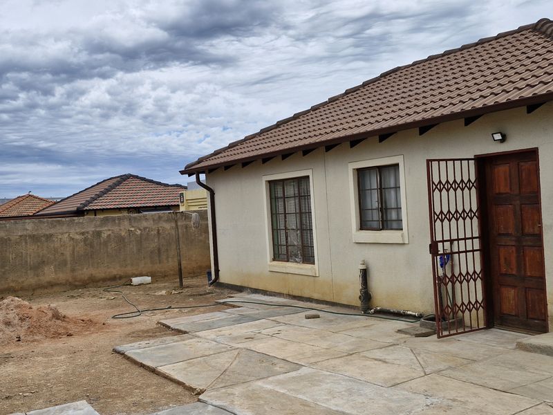 🌟 3 Bedroom House for Sale in Nellmapius – Bali Village | R900 000 🌟 - Photo 2