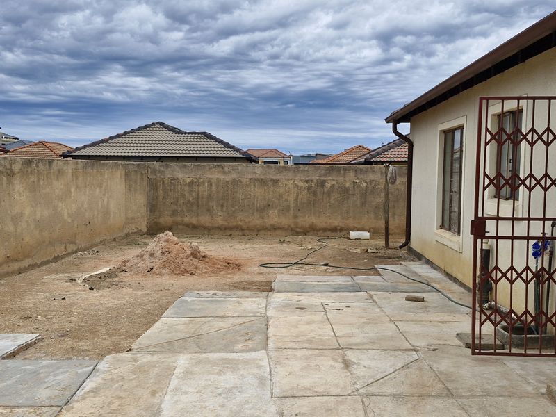 🌟 3 Bedroom House for Sale in Nellmapius – Bali Village | R900 000 🌟 - Photo 4