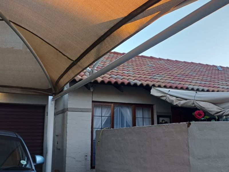 Modern 3-Bedroom Townhouse for Sale in Vaalpark - Photo 4