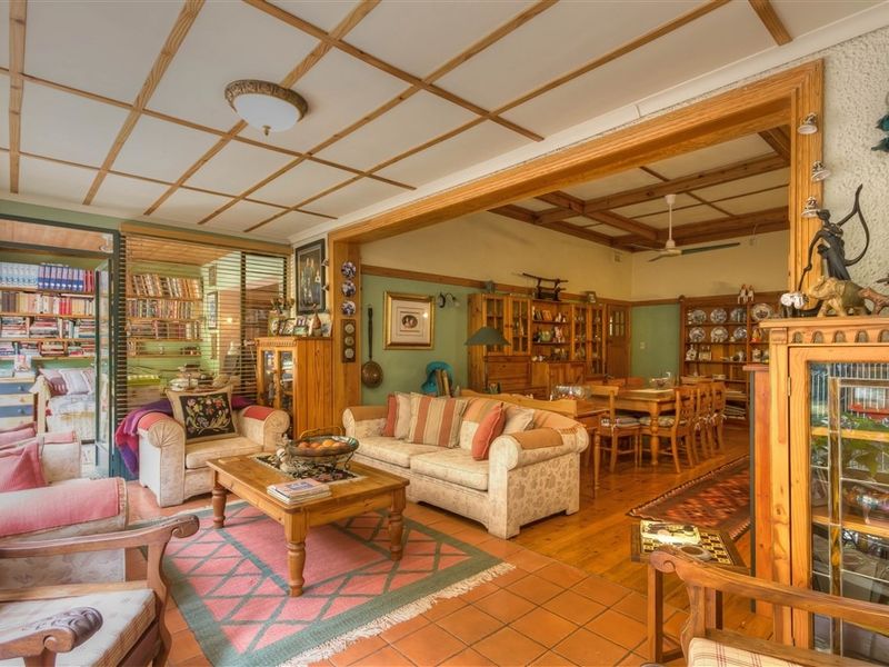 A HOME OF DISTINCTION AND DESIGN IN SOUGHT AFTER 24 HR GATED AREA IN OBSERVATORY!!!!!!! - Photo 7