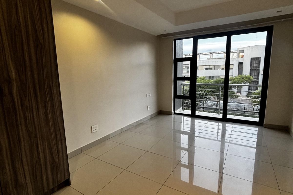 Modern 2 bed 2 bath Sandton marvel - Photo 3