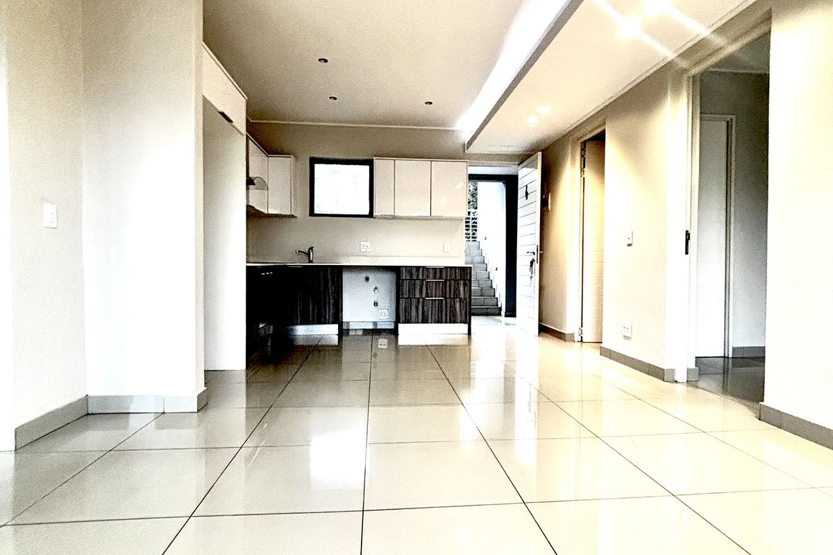 Modern 2 bed 2 bath Sandton marvel - Photo 2