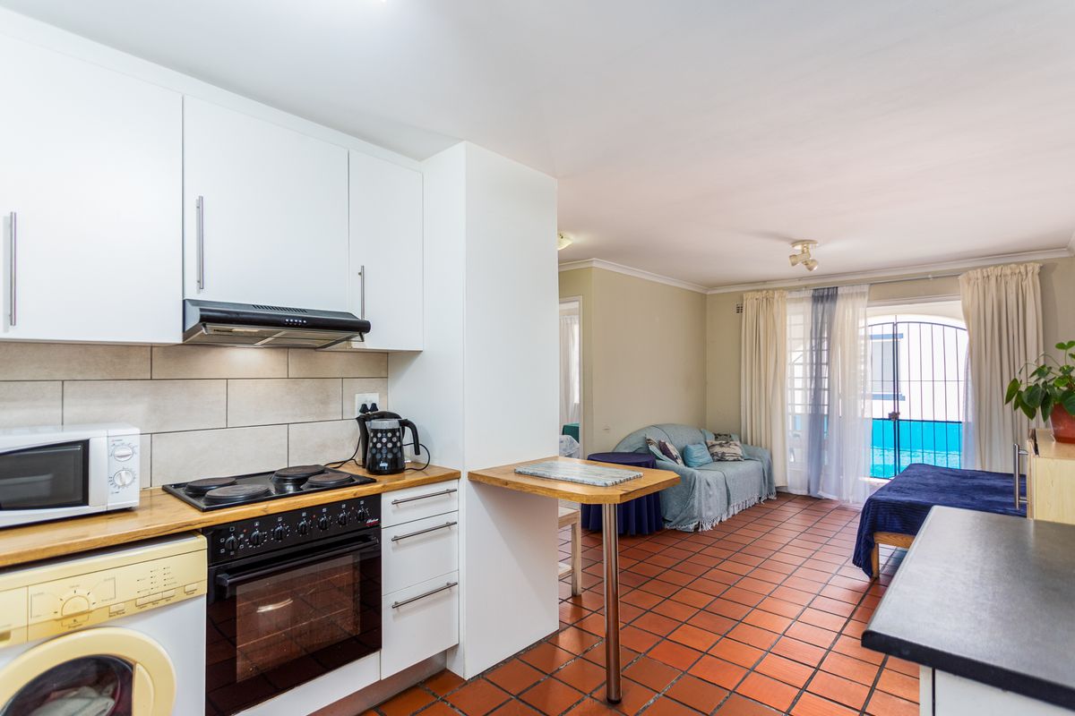 2 Bedroom , 1 bathroom ,Ground floor in the heart of West Beach - Photo 4