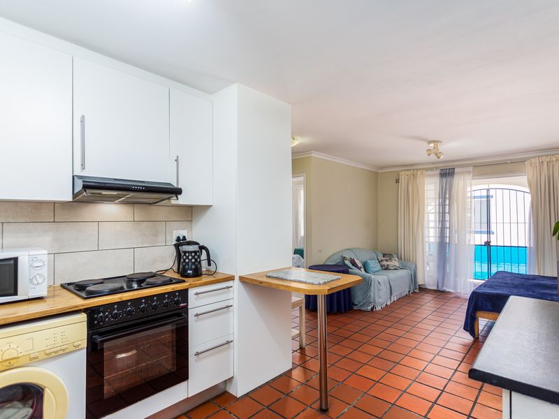 2 Bedroom , 1 bathroom ,Ground floor in the heart of West Beach - Photo 4