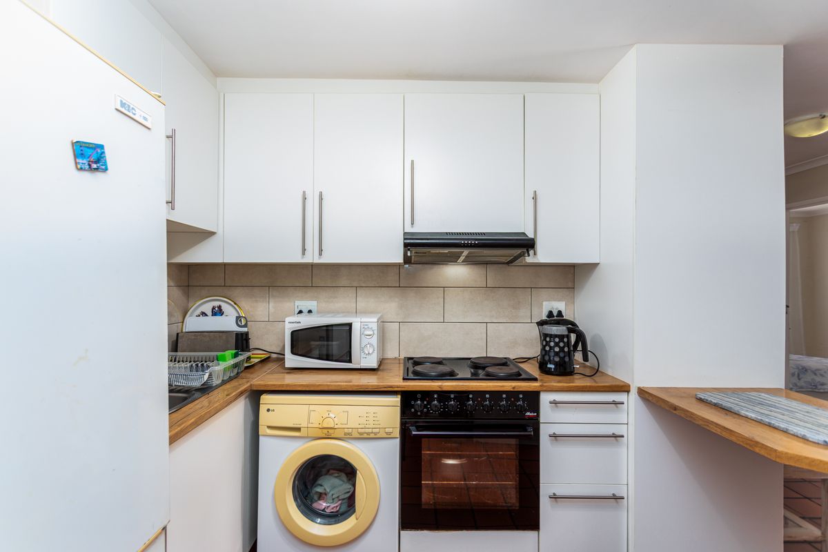 2 Bedroom , 1 bathroom ,Ground floor in the heart of West Beach - Photo 3